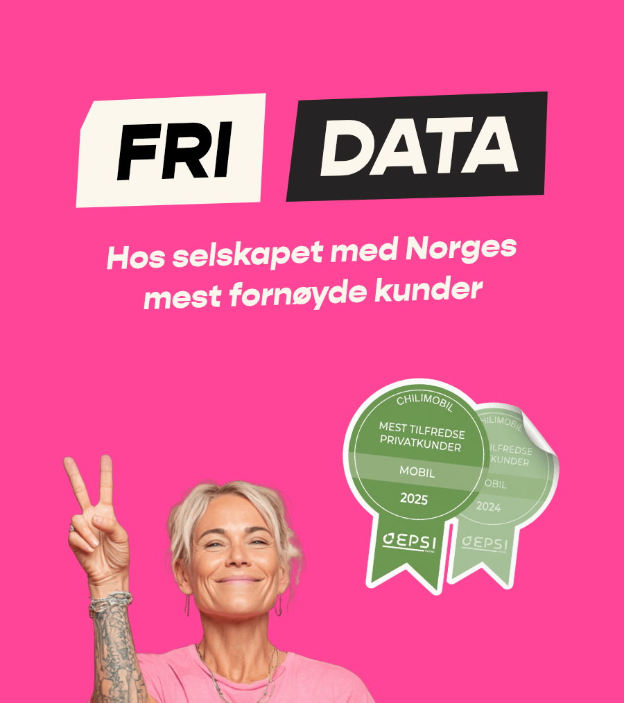 Fri data hos Chilimobil, selskapet med Norges mest fornøyde kunder. Tatovert, smilende kvinne gjør peace-tegn. EPSI-utmerkelse for mest tilfredse privatkunder innen mobil, 2024 og 2025.